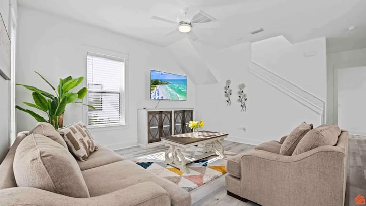 Miramar Beach's Best Hangout - Miramar Beach, FL