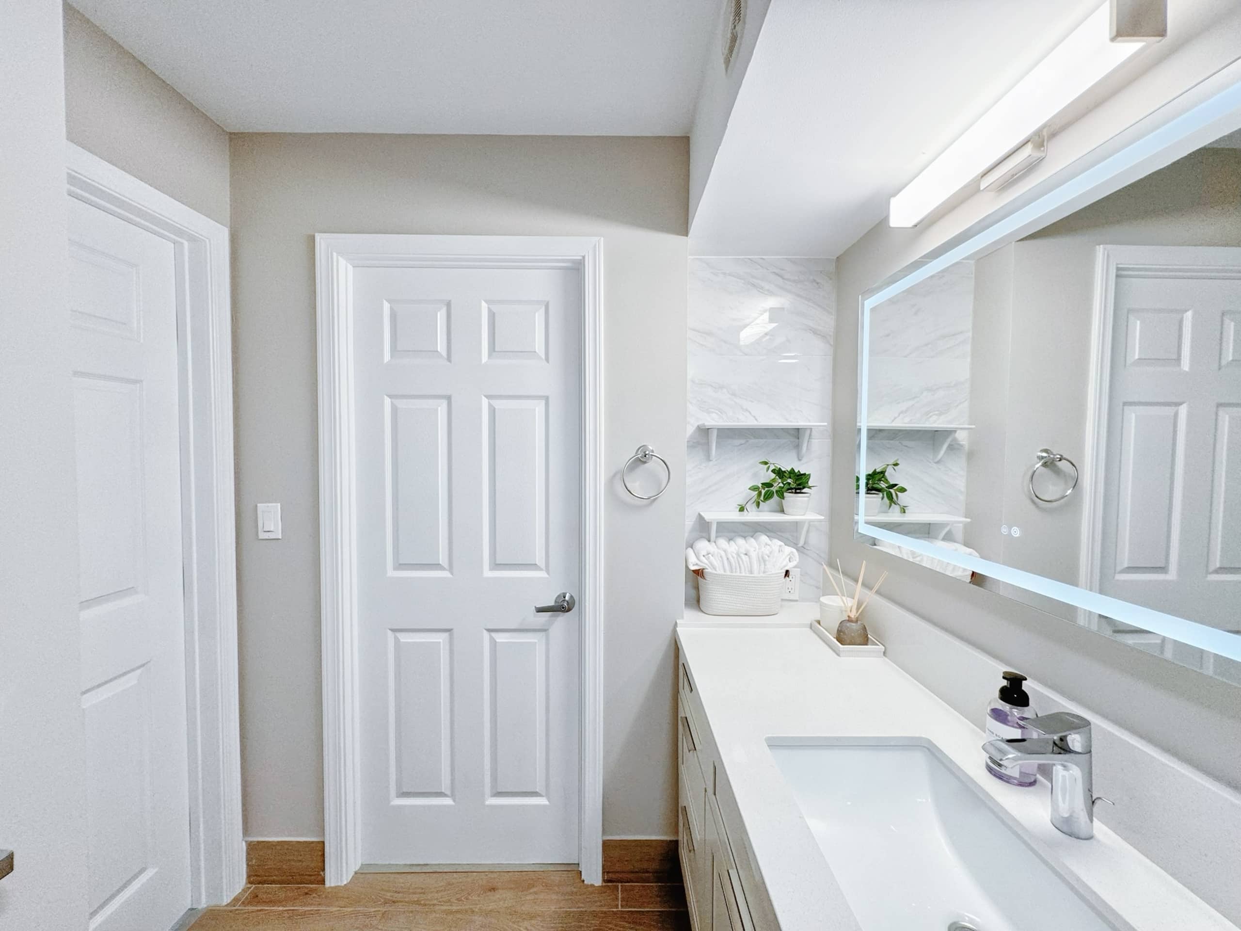 30FL-Upscale Chic Ocean View 1BR w/Free Parking! - Image 37