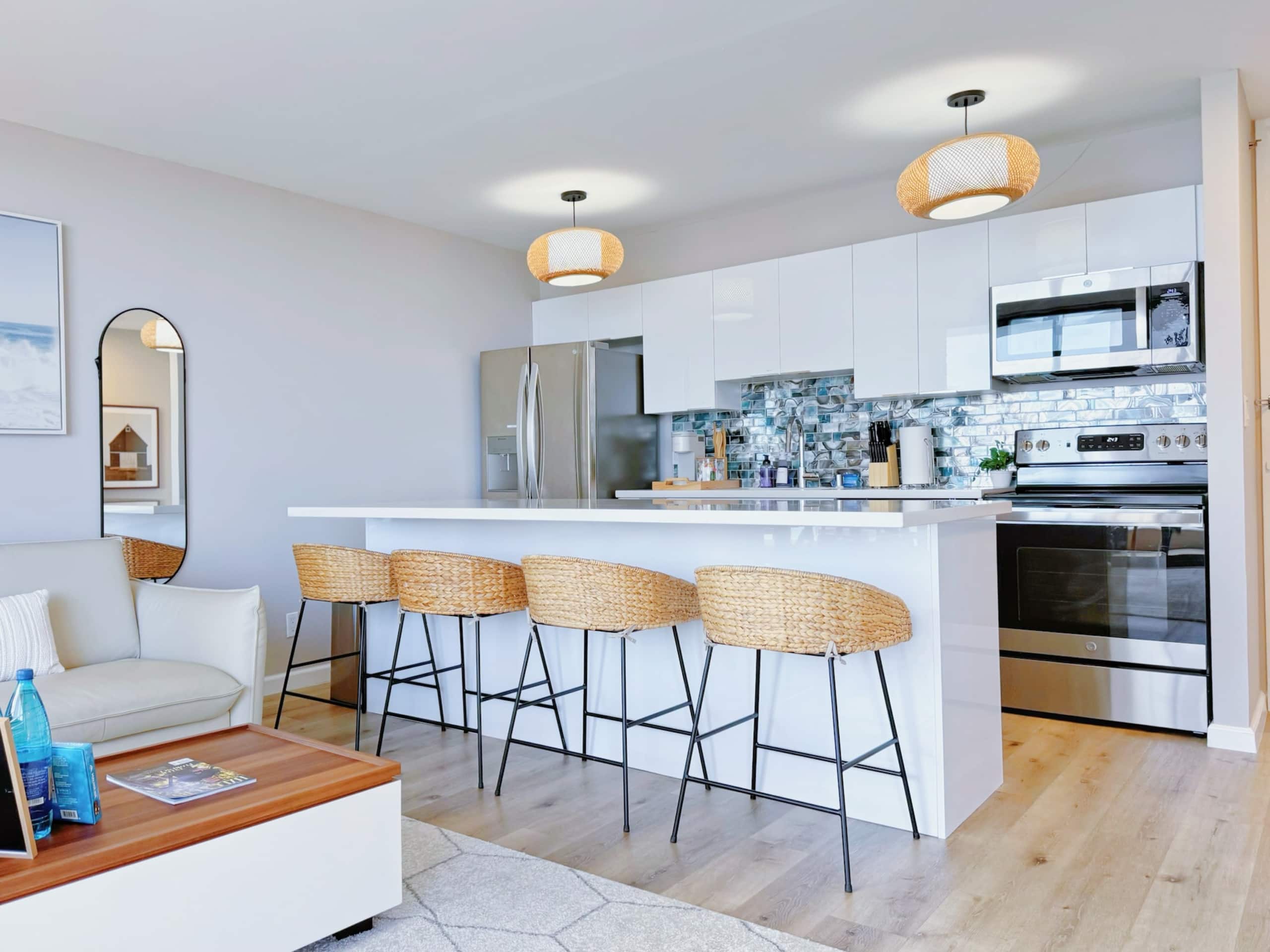 30FL-Upscale Chic Ocean View 1BR w/Free Parking! - Image 16
