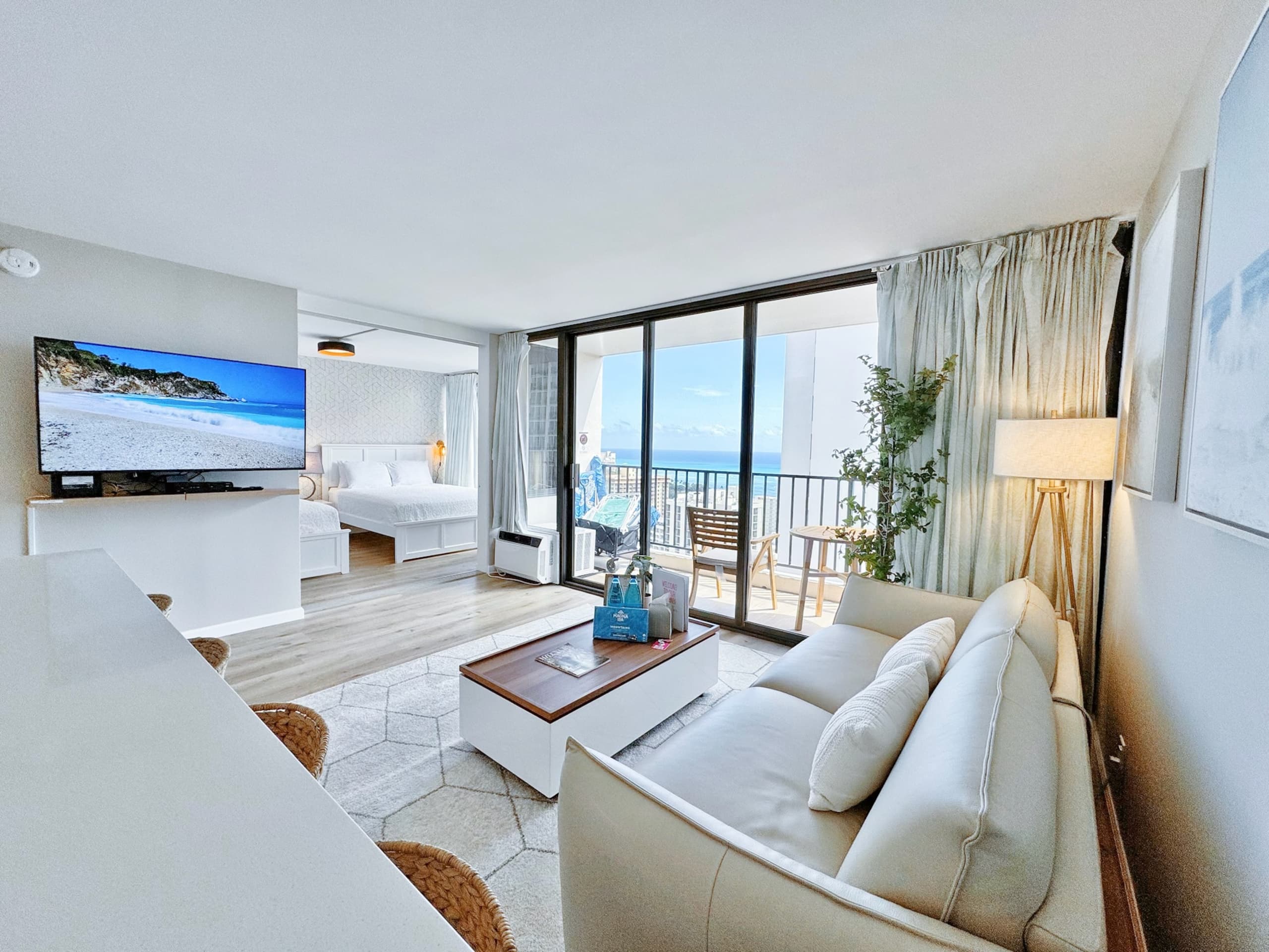 30FL-Upscale Chic Ocean View 1BR w/Free Parking! - Image 3