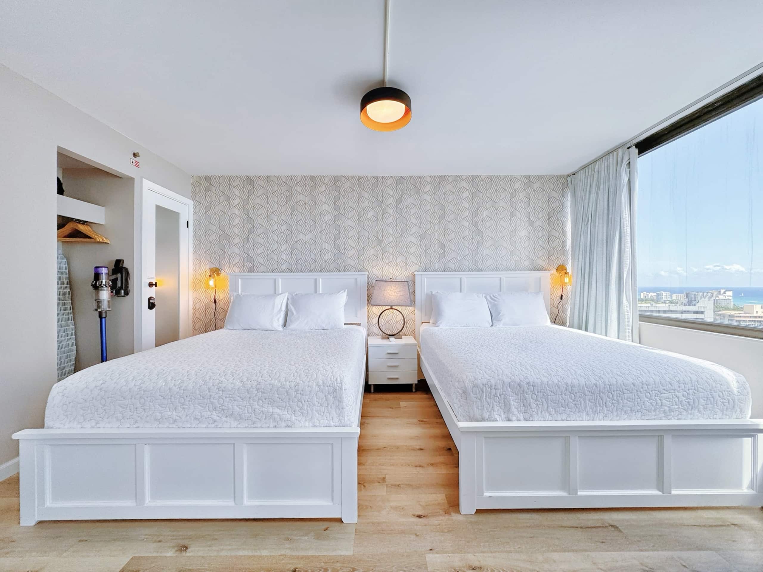 30FL-Upscale Chic Ocean View 1BR w/Free Parking! - Image 27
