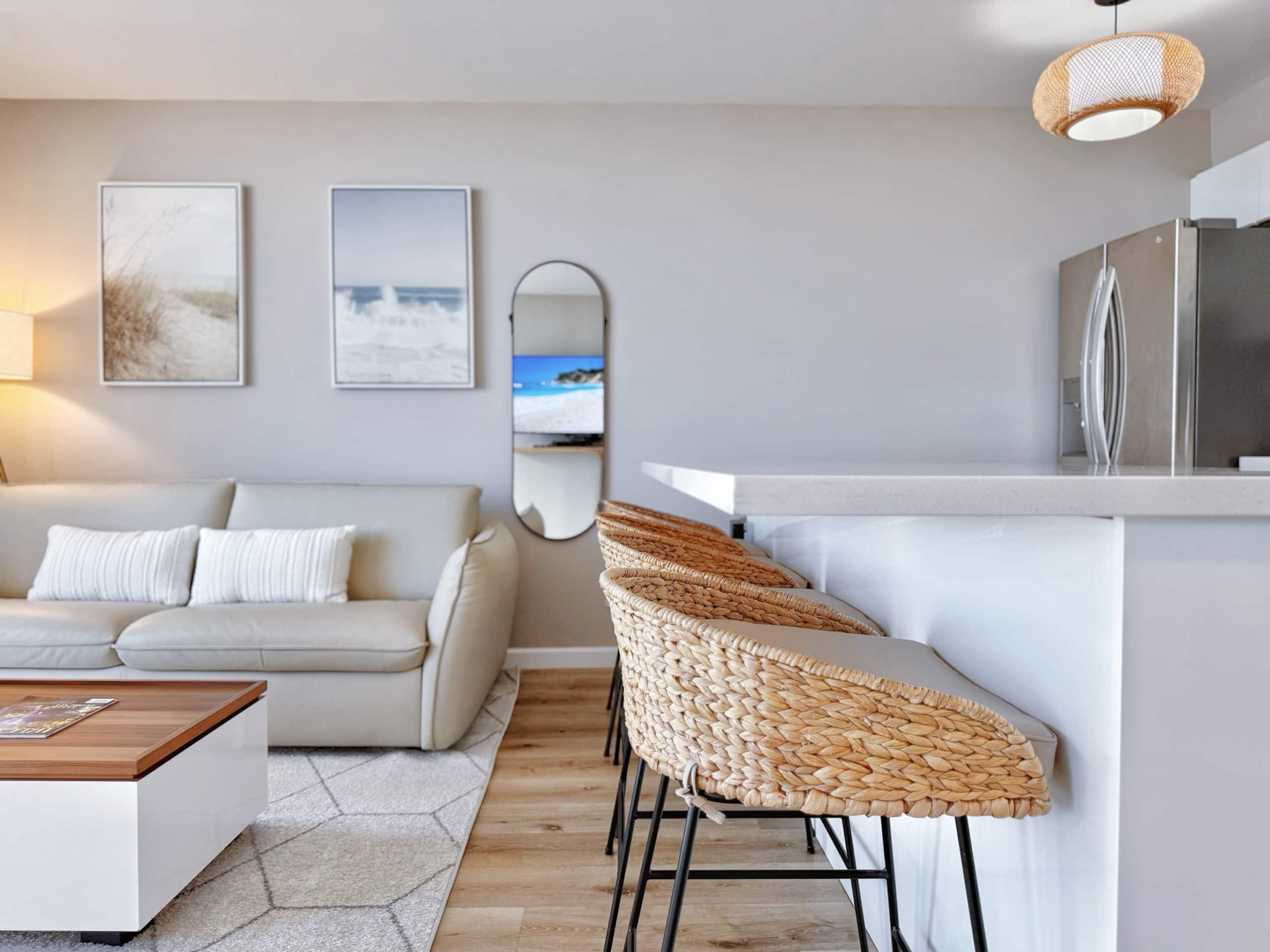30FL-Upscale Chic Ocean View 1BR w/Free Parking! - Image 9