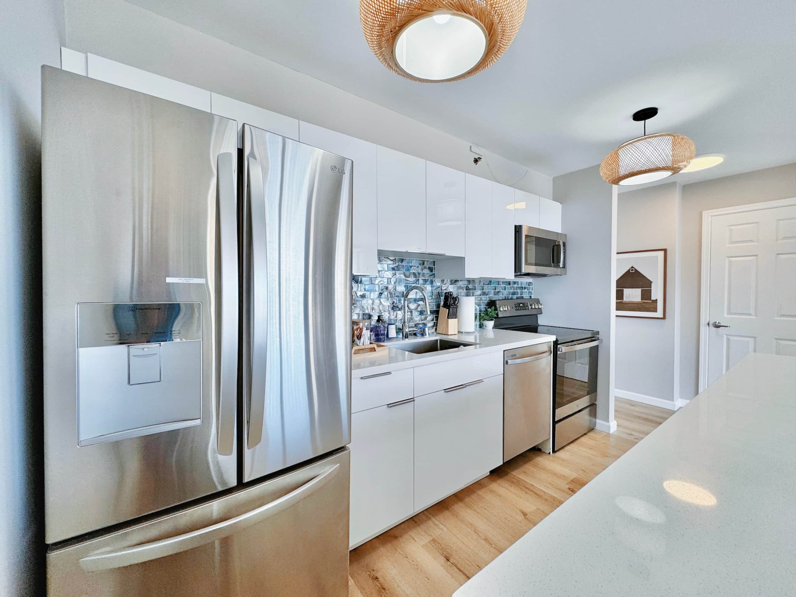 30FL-Upscale Chic Ocean View 1BR w/Free Parking! - Image 18