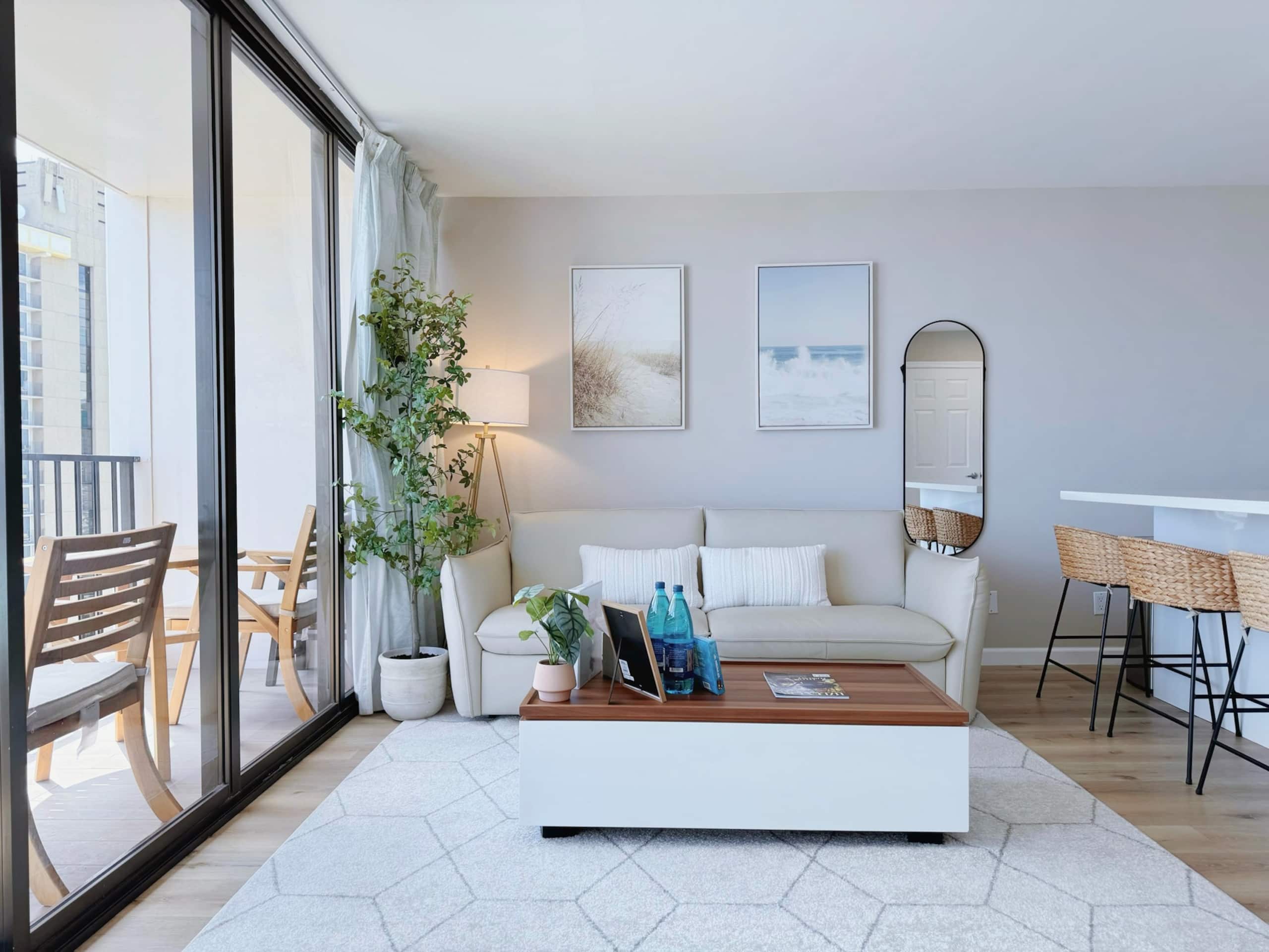 30FL-Upscale Chic Ocean View 1BR w/Free Parking! - Image 6