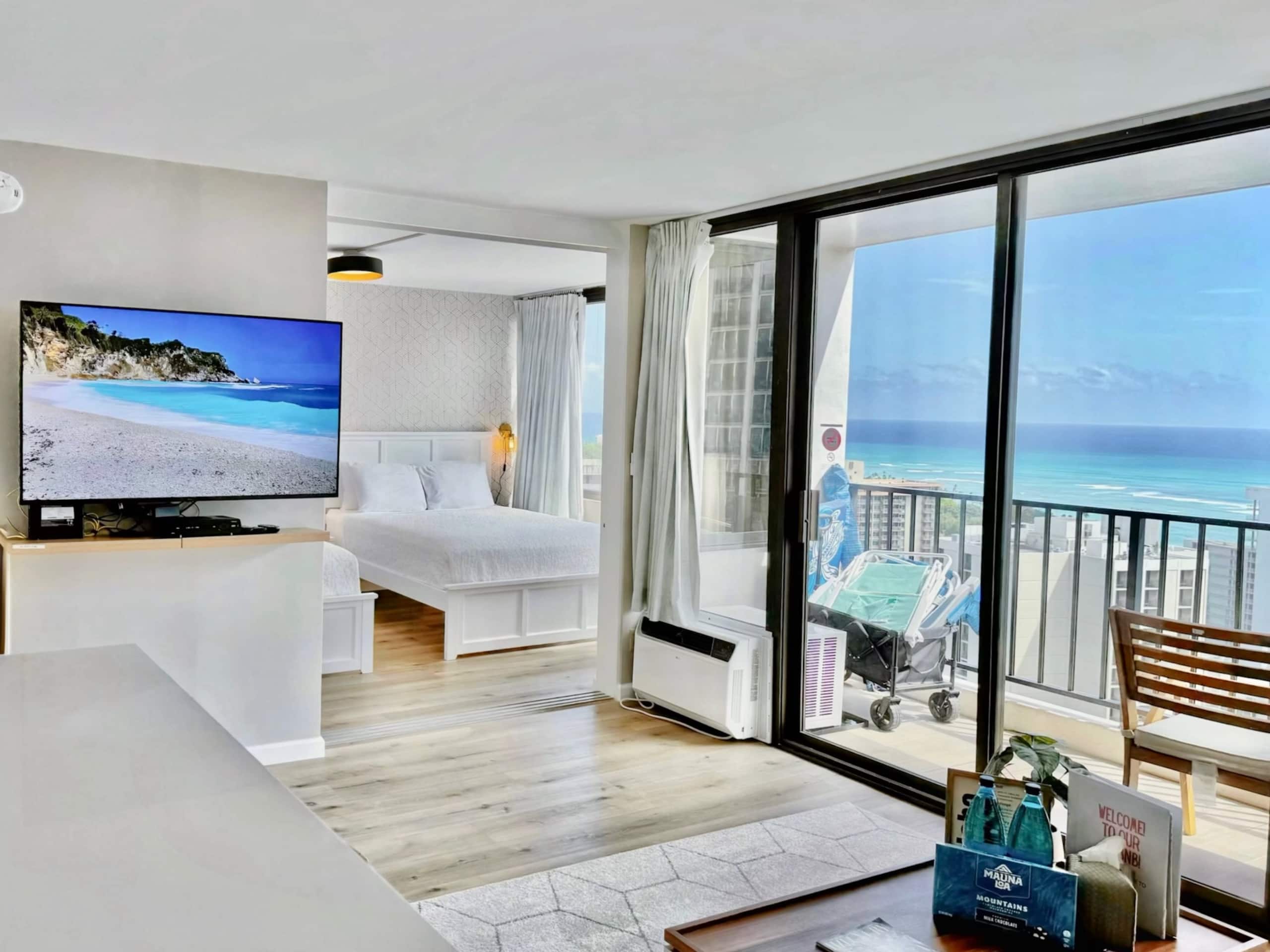 30FL-Upscale Chic Ocean View 1BR w/Free Parking! - Image 10