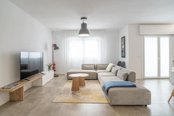 Apt. Lux 3 Camere 2 Bagni Pordenone Centro - Pordenone