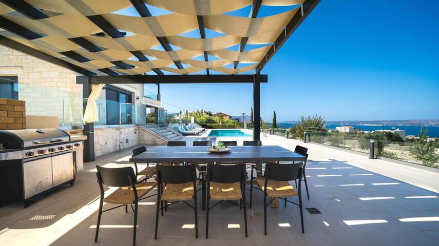 Spacious Villa w/ Eco Pool, Pickleball & Sea Views gallery image 3