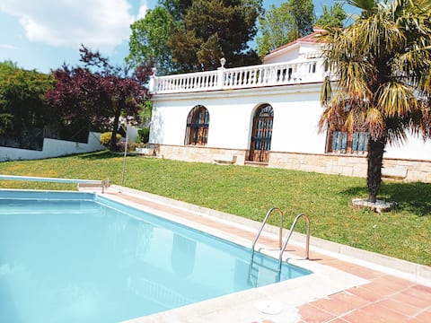 Casa Miraflores: rustic and classic