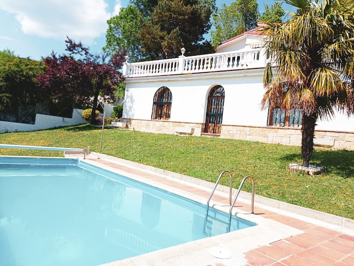 Casa Miraflores: rustic and classic