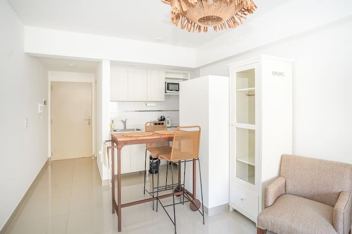 Квартира-студия в Monserrat с парковкой и круглосуточной охраной