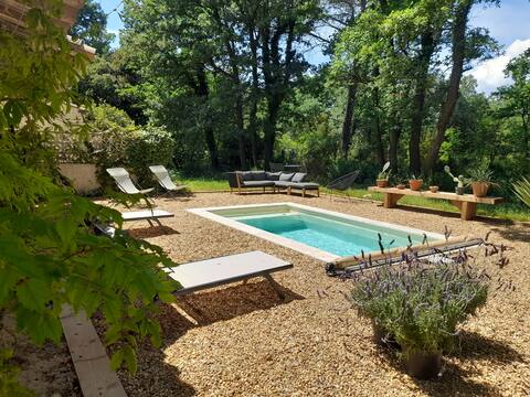 Villa with character, swimming pool between Aix and Luberon
