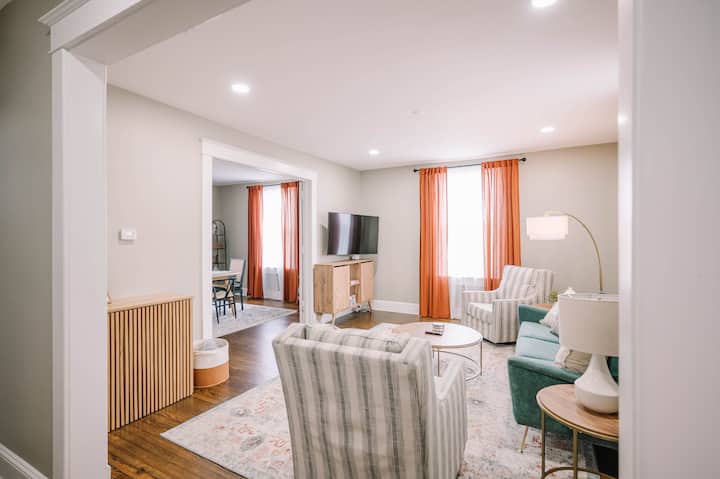 Victorian Modern 3bd/2bath - Meredith’s Place - Danville, VA