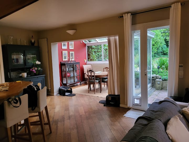 3 Bedroom Cheerful Family Home With Garden - Arcueil