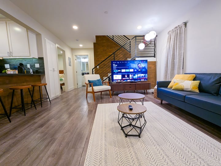 Summer Escape Near Universal Studios! - Los Angeles, CA