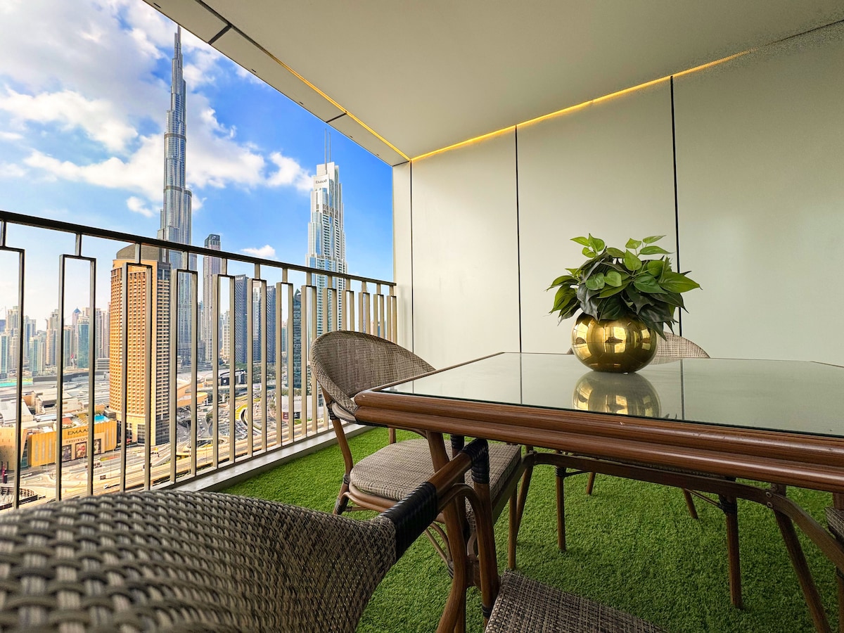 3 Bedroom Furnished Apartment | Downtown Views II 2