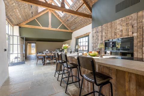 Converted Barn in Sibford Gower