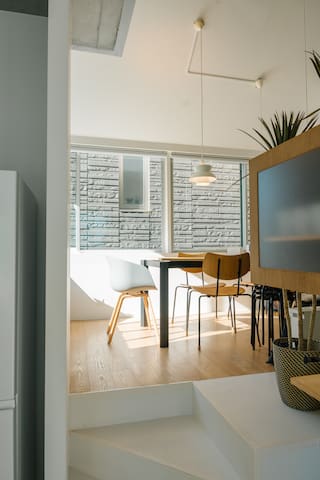 新宿12分｜三鷹駅5分｜3LDK一軒家デザイナーハウス｜最大8名｜長期滞在｜乾燥機・Wi-Fi完備