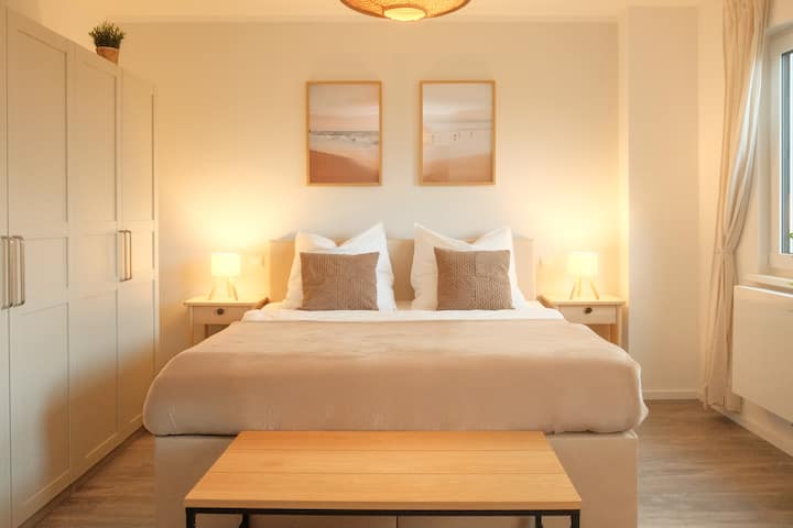 Cosy holiday flat by the sea with balcony