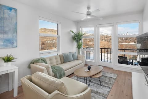 Top performing Airbnb: Incredible Views Capitol Mtn City! Pnth! Best Amt! in Utah