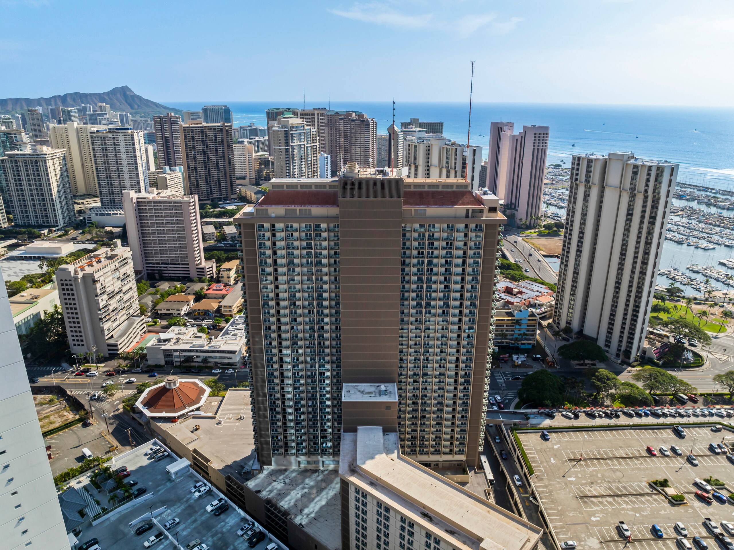 Condo in Honolulu · ★4.77 · 1 bedroom · 2 beds · 1 private bath - Image 33