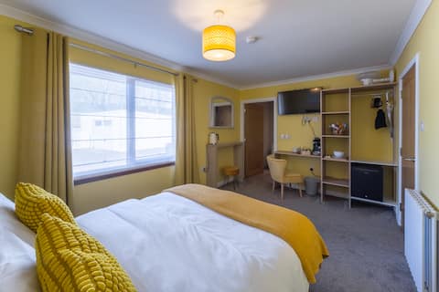 Double ensuite bedroom