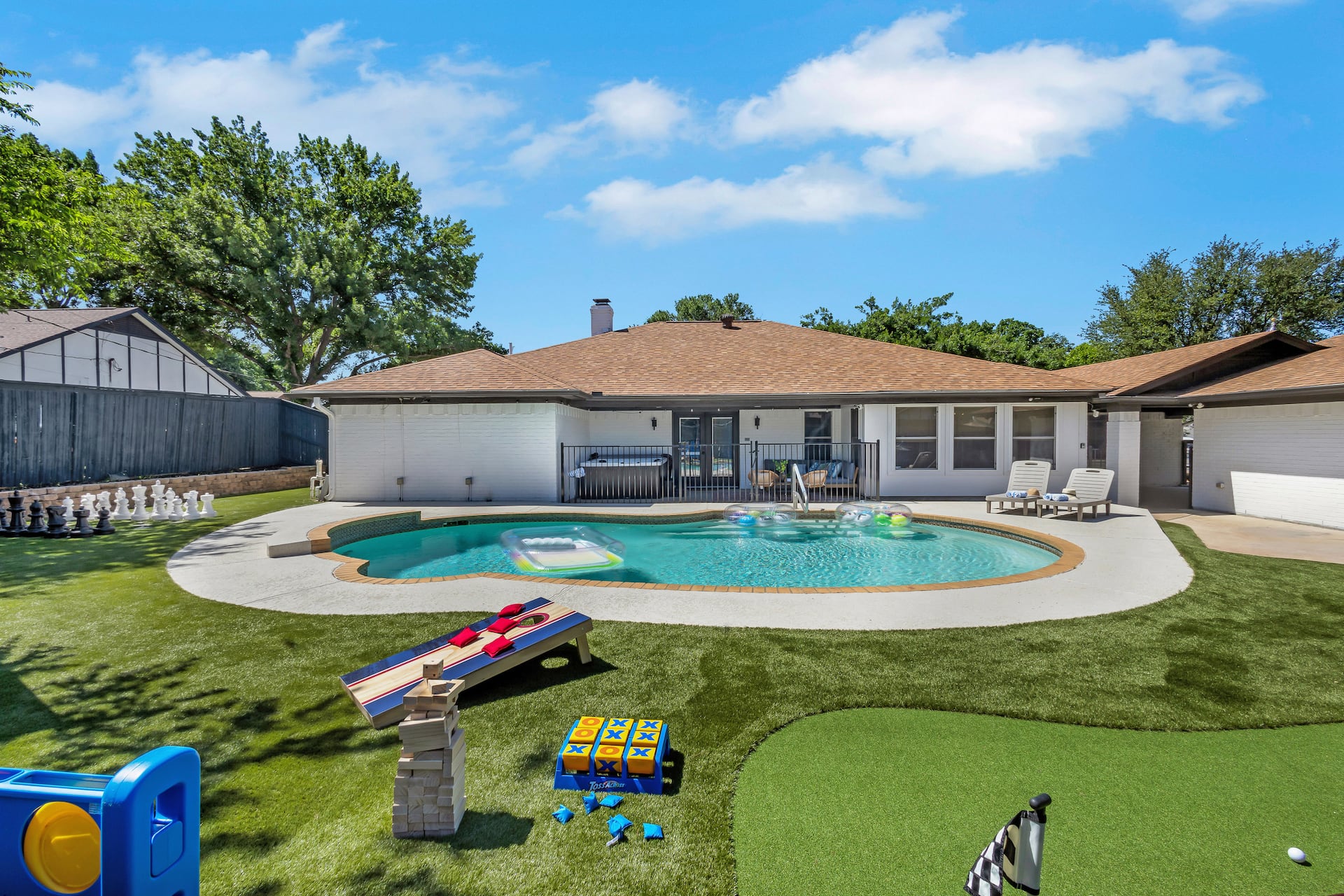 FIFA Retreat: Pool, Hot Tub, Giant Chess & Golf