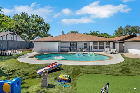 FIFA Retreat: Pool, Hot Tub, Giant Chess & Golf