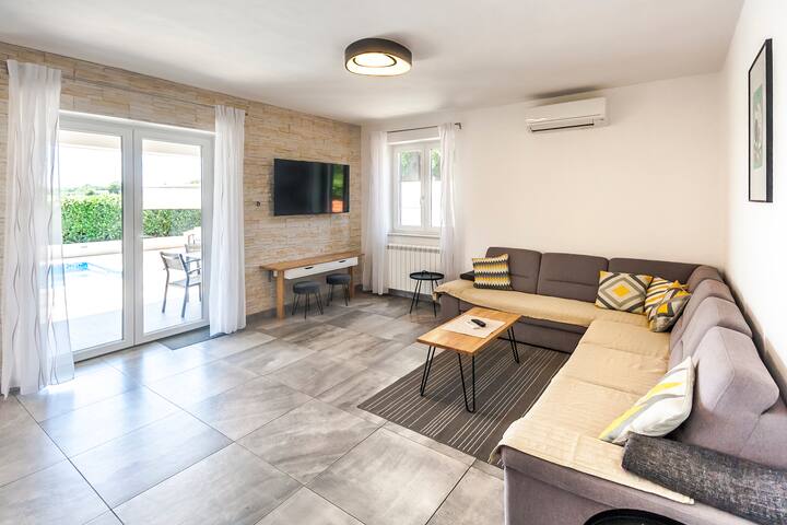 House Gortan, 3 Bd, Heated Pool, Ev Charger, Bbq - Istria
