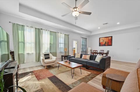 Top performing Airbnb: Brand New Scenic|COTA|Tesla|Airport| 20m Downtown in Del Valle East