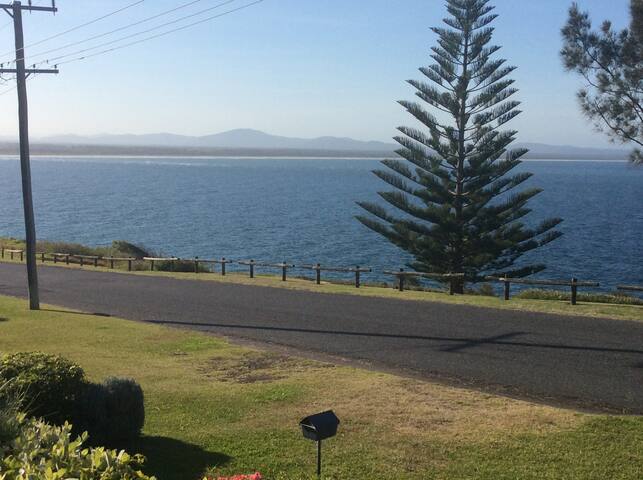 Beachfront Bungalow gallery image 4