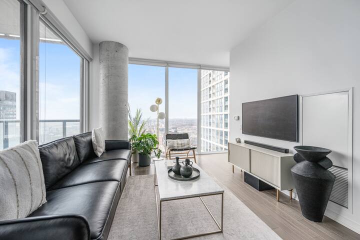 High-Floor Luxury w/ 2 King Beds, Parking, A+ View gallery image 2