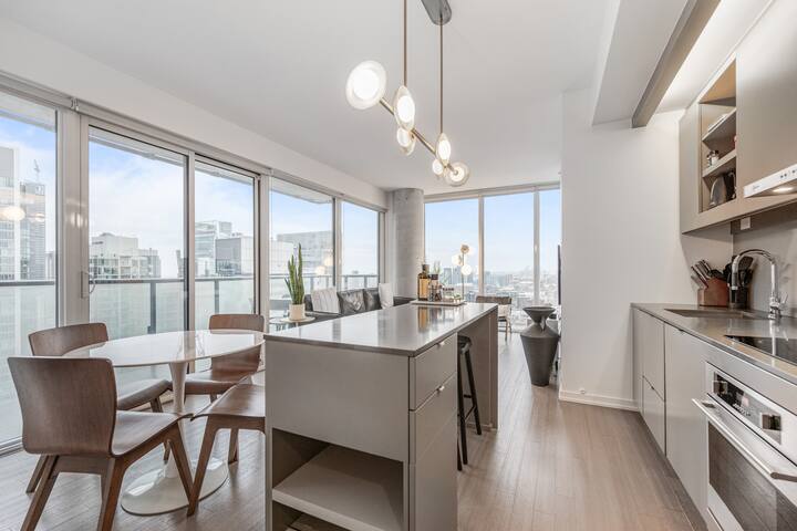 High-Floor Luxury w/ 2 King Beds, Parking, A+ View gallery image 5