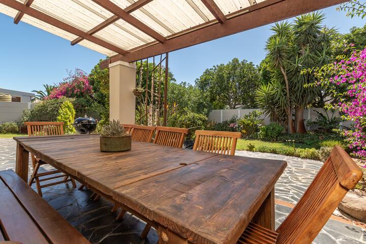 Hidden gem – 4 bedroom family home close to beach. gallery image 3