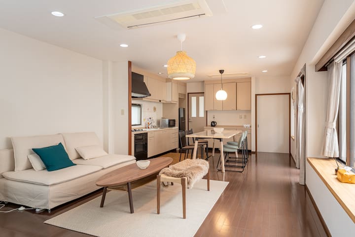 西新宿駅から徒歩２分の好立地/最大11人収容/新宿