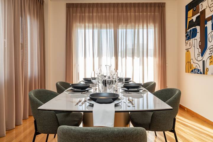 Elegant Skyline Penthouse Acropolis View 3BR|2BA gallery image 5