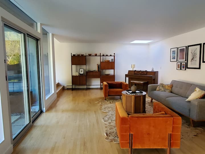 Elegant Midcentury Near Seattle - 에드먼즈
