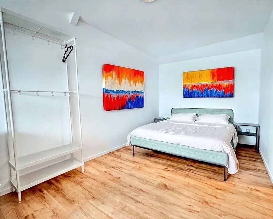 Top performing Airbnb: Station 82 C Charleroi-Airport in Charleroi