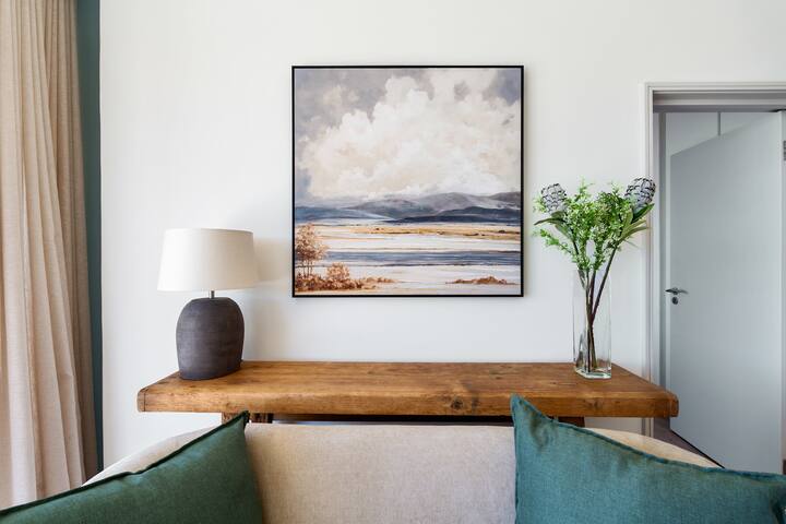 2 Bedroom Penthouse on the Cape Town Foreshore gallery image 4