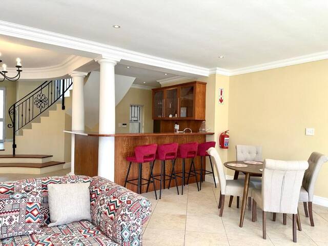 6 bedroom Villa Afrique gallery image 5