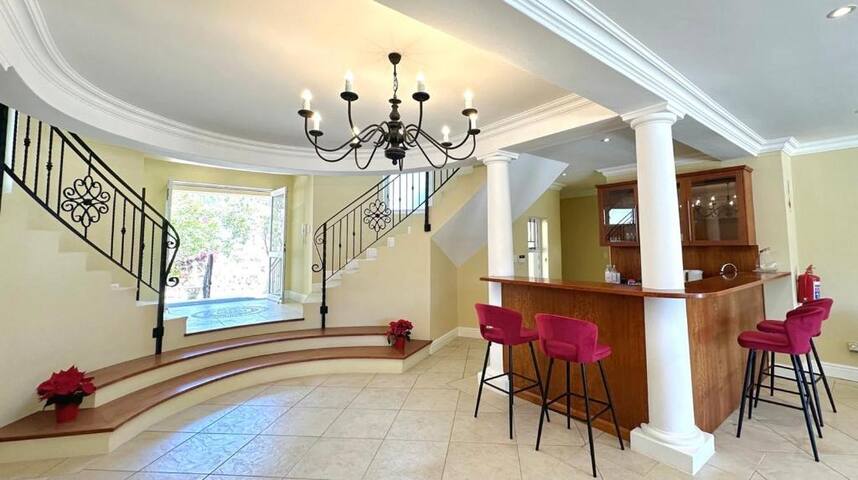 6 bedroom Villa Afrique gallery image 3