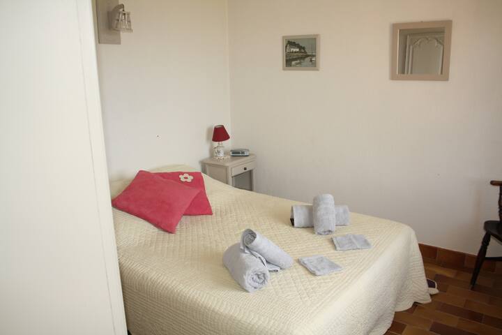 غرفة النوم 2