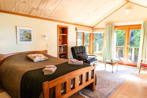 Top performing Airbnb: Eco Retreat Lodge: Boutique Stay in Nature in Dunedin City