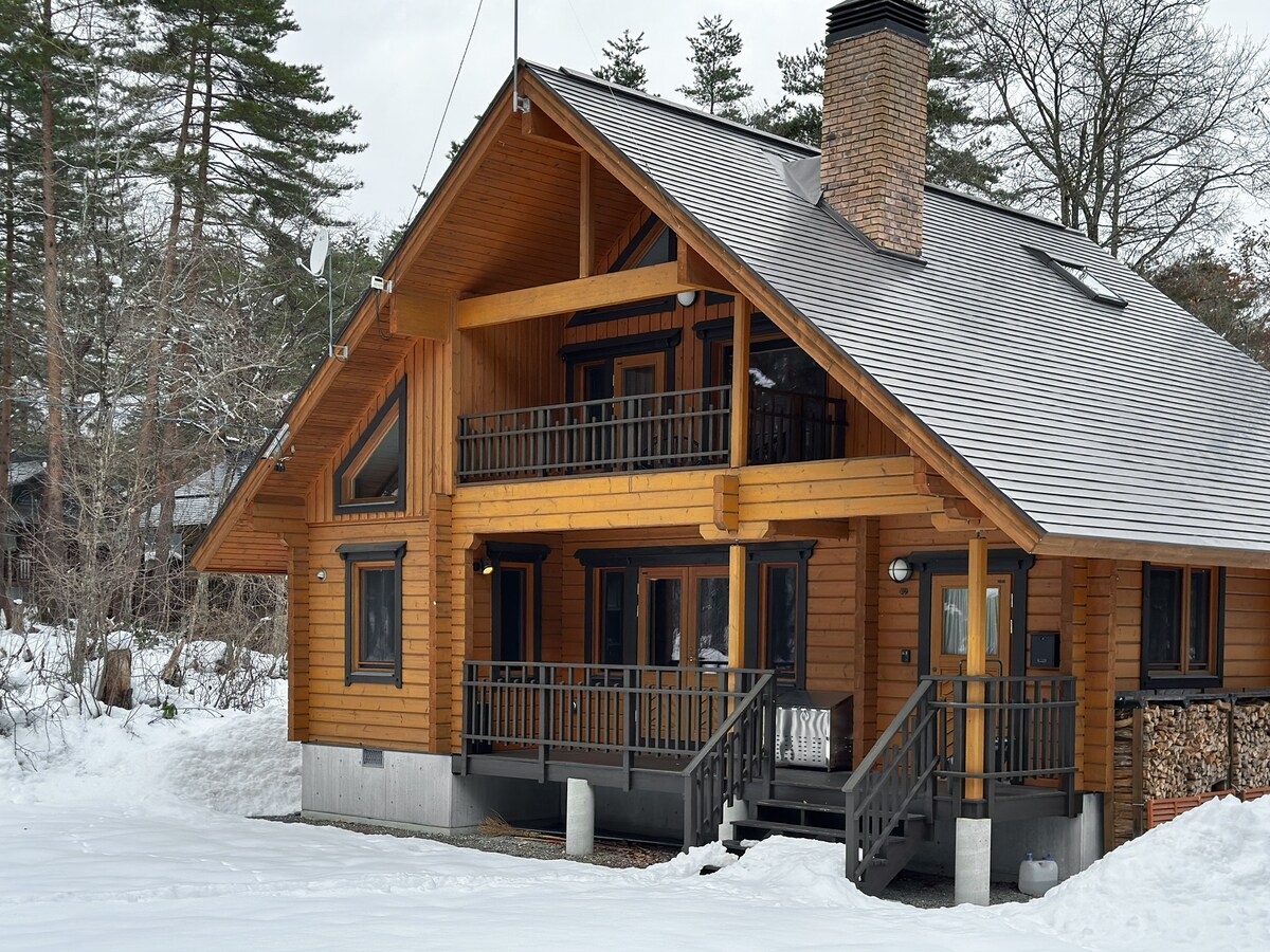 Yukiguni — Chic alpine log house - Chalets for Rent in Hakuba