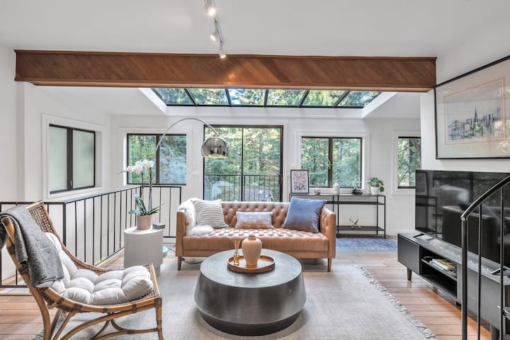 Stunning Neighborhood Gem Walkable To Downtown - Mill Valley, CA