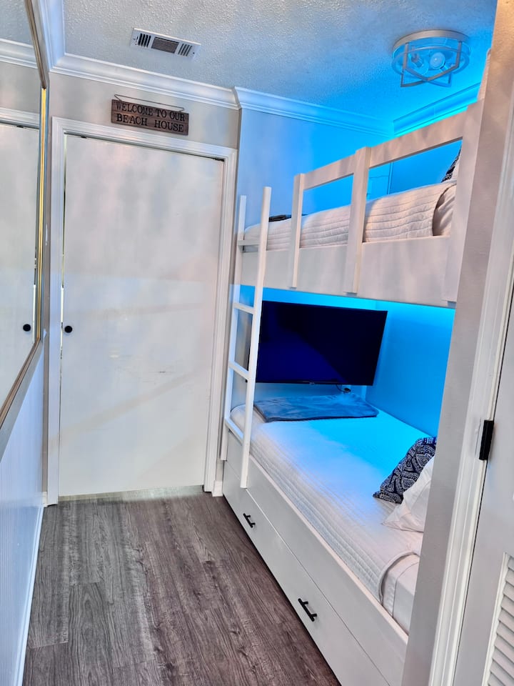 باب الجيب يحول المدخل إلى مسكنه الخاص به