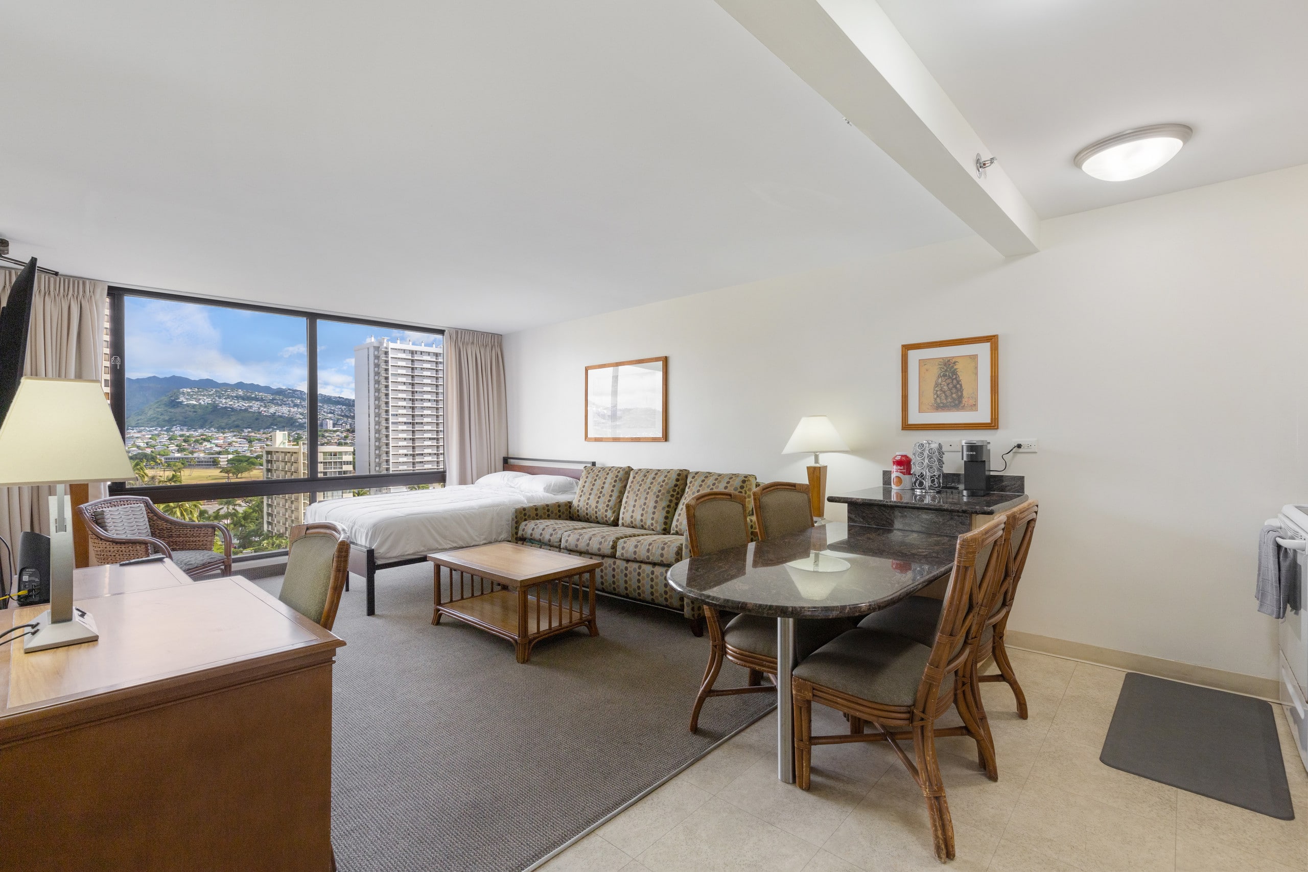 Condo in Honolulu · ★4.72 · 1 bedroom · 3 beds · 1 private bath - Image 3