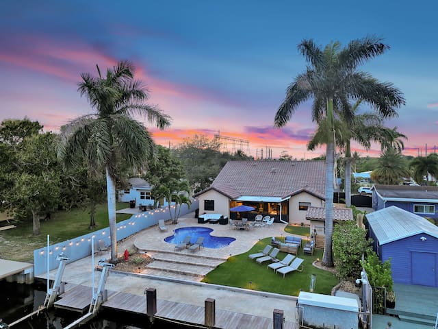 Oasis Dream Vacation Home in Dania Beach