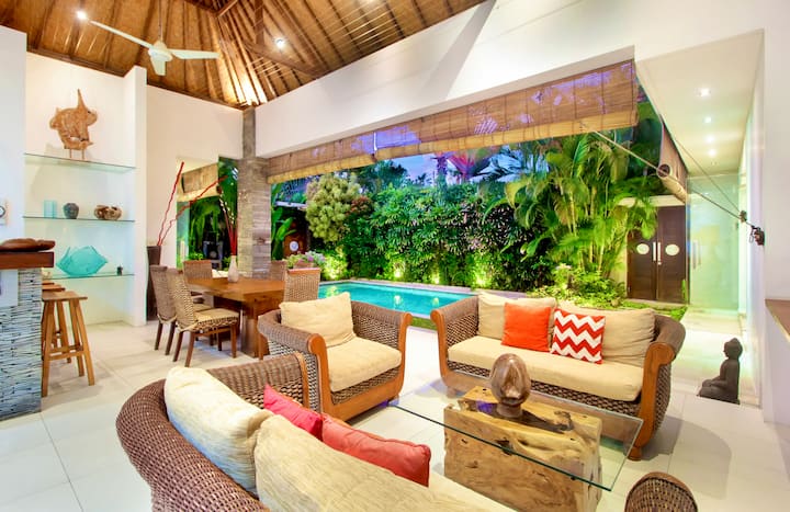 Stylish 4br Villa • Dual Living & Pool • Seminyak - 水明漾