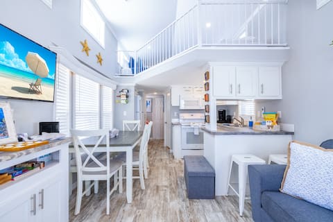 Top Airbnb: Ocean view, seaside paradise with golf cart. in Key Largo