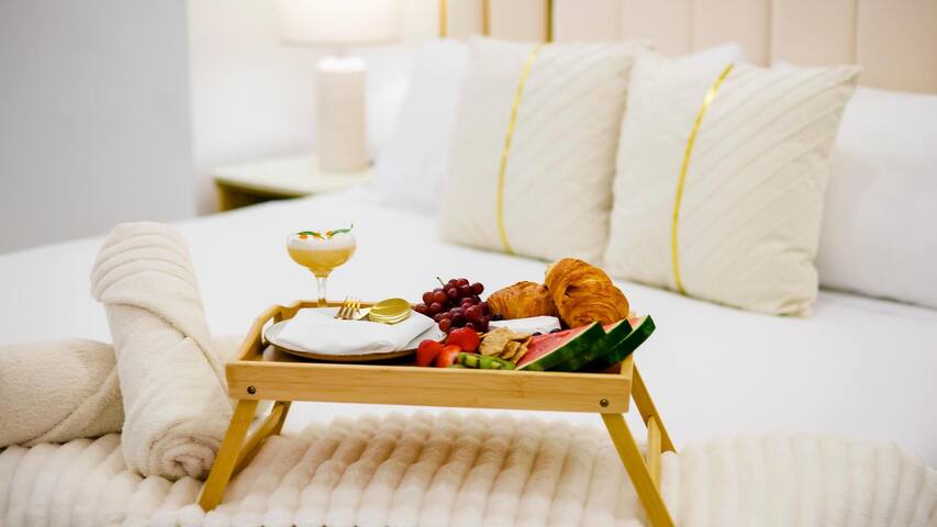 Mega Villa Luxury Estate w/ Heated Pool & Jacuzzi gallery image 5